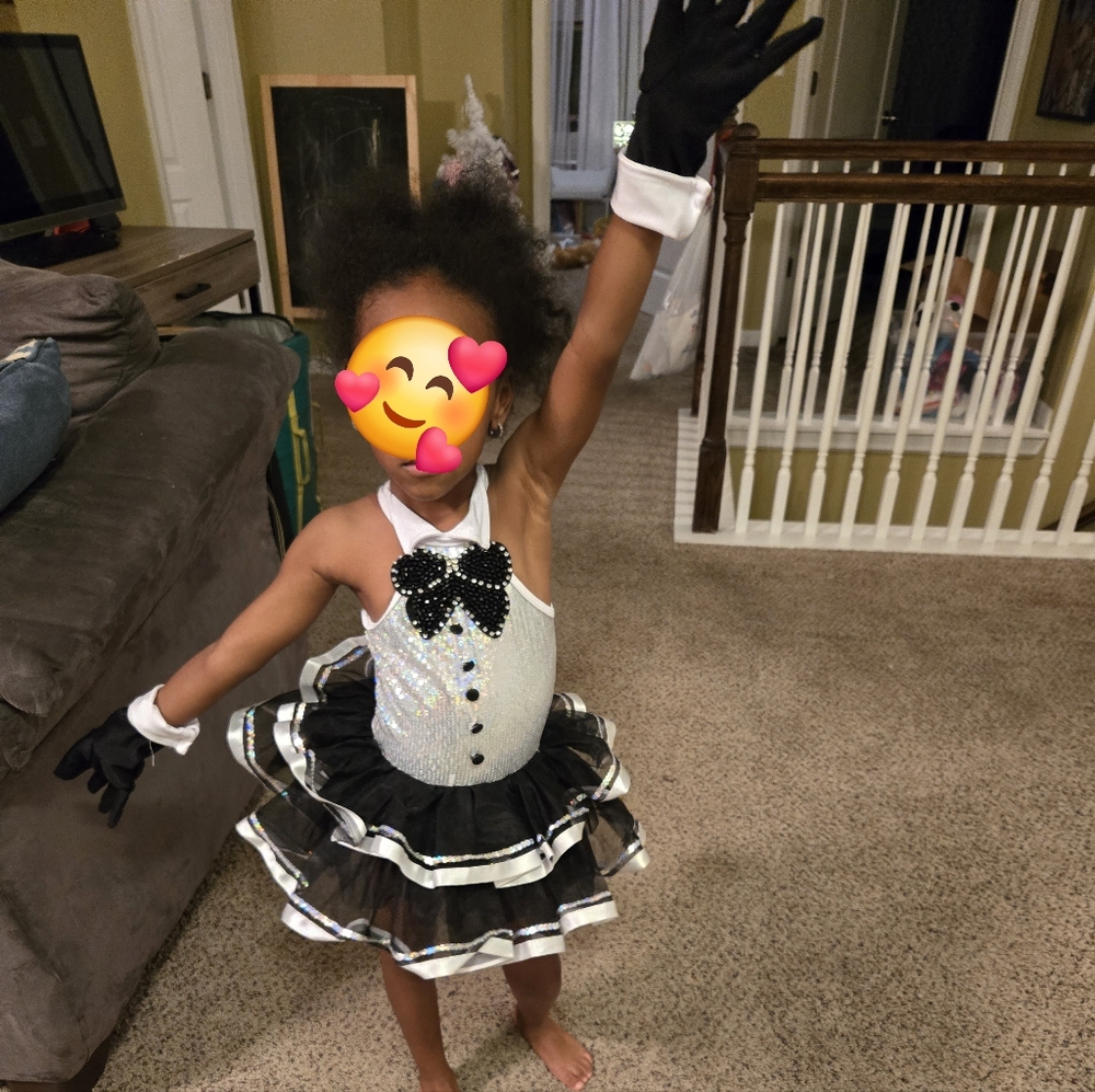 Girls costume